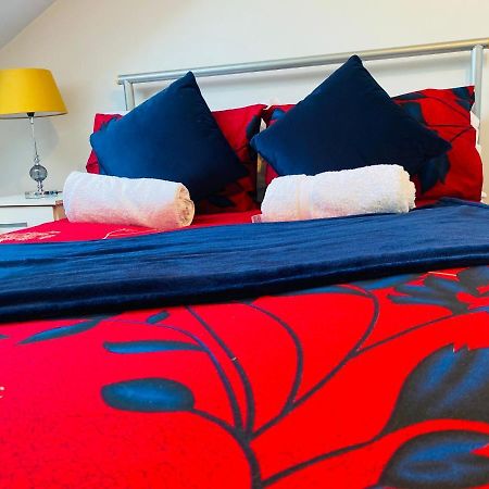 London Manor Homes מראה חיצוני תמונה
